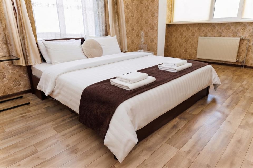 Bed, Photo of the whole room, Bedroom, towels