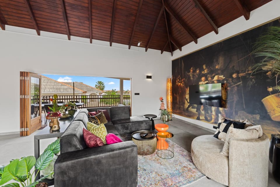 TV and multimedia, Living room, Seating area