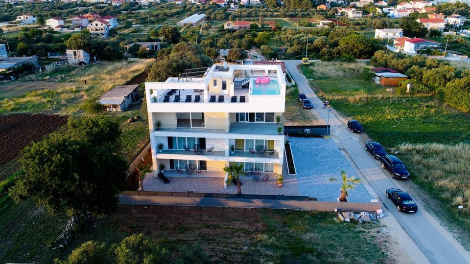Property building, Day, Bird's eye view, Location
