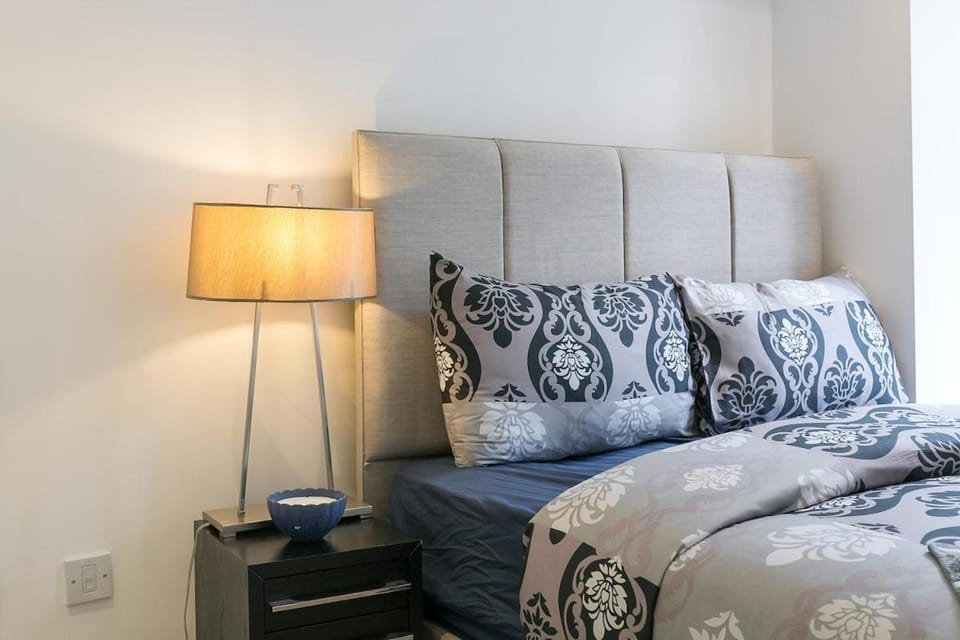 Luxury 2 bedroom flat Park Lane PL12B Apartment in City of Westminster