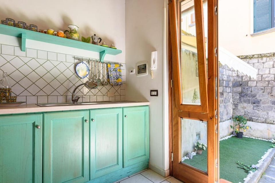 Sorrento Coast - Villa with garden for 9 guests Apartment in Sant Agnello