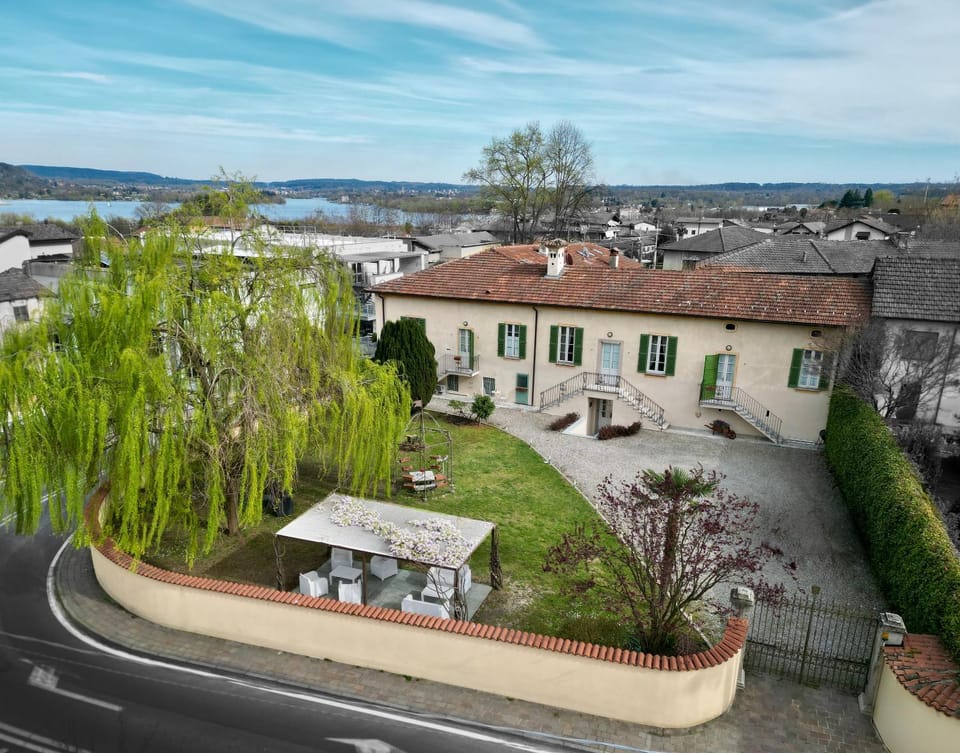 Property building, Garden view, Lake view