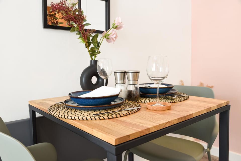 Seating area, Dining area