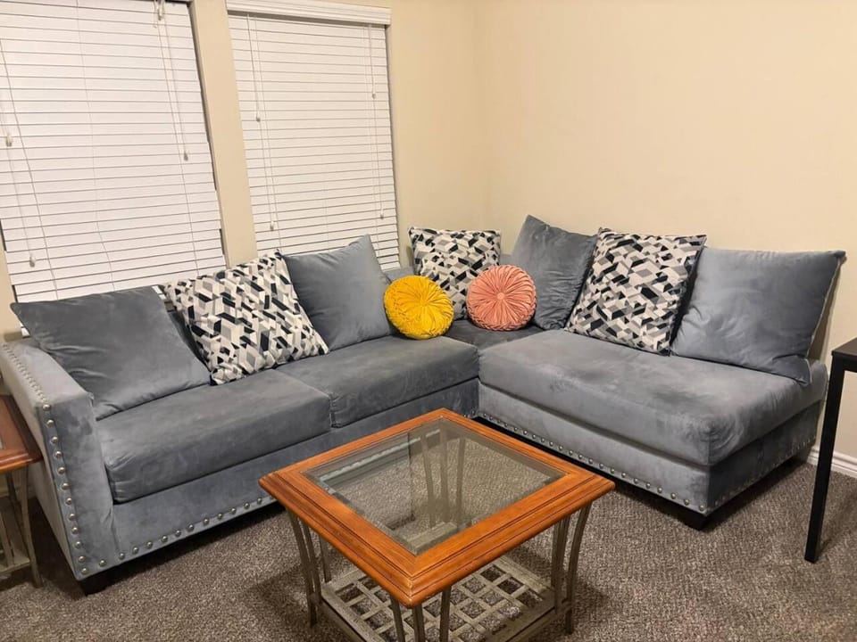 Spacious 6BR Home Sleeps 12 with Game Room near PGA Frisco and Universal Kids Villa in Little Elm
