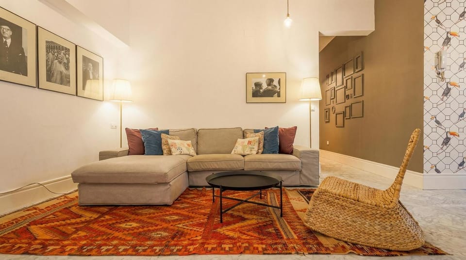 Living room, Seating area