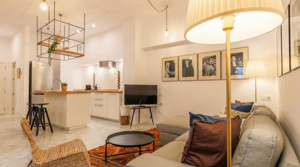 TV and multimedia, Living room, Seating area