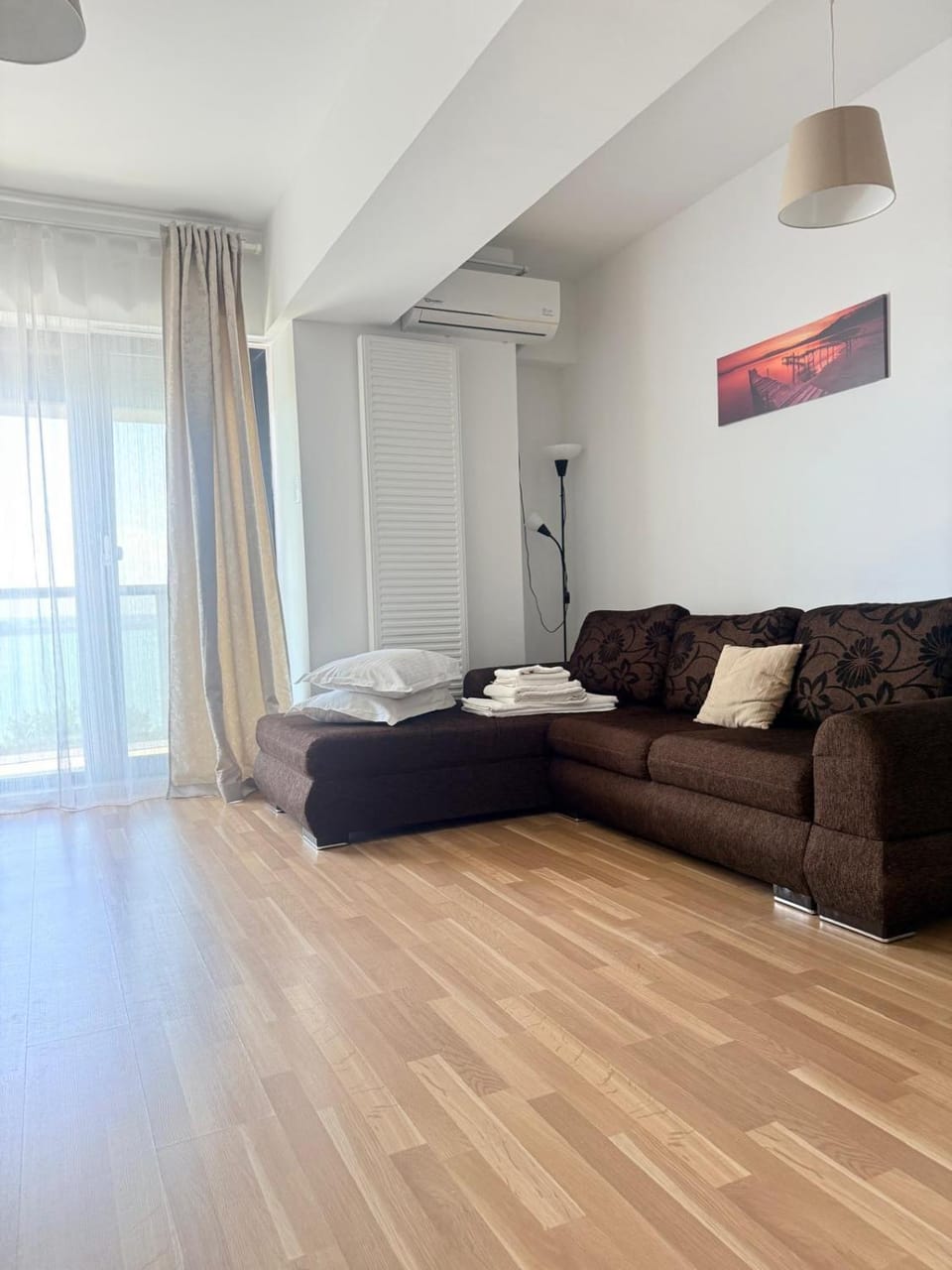 Living room, air conditioner