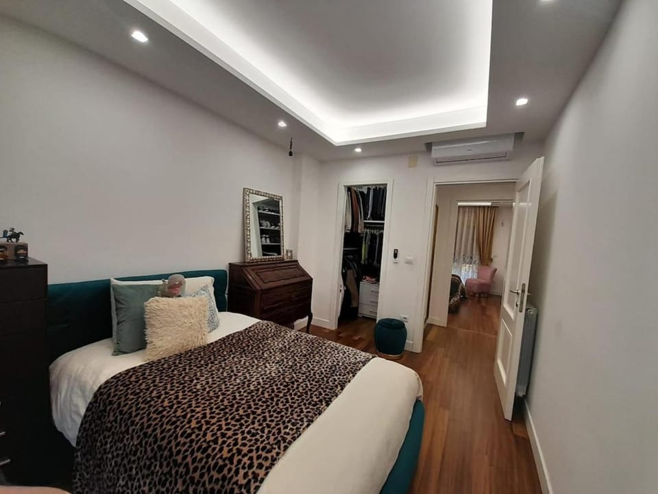 Bed, Photo of the whole room, Bedroom, wardrobe