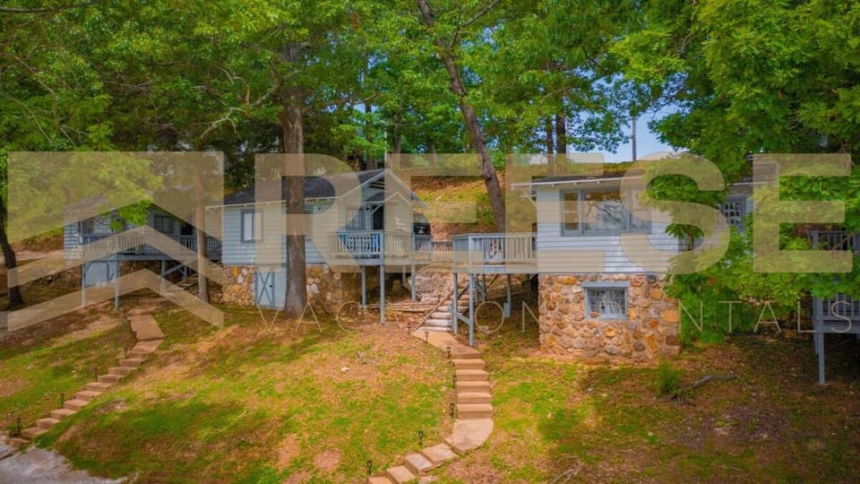 Beach Cabin #1 Cabin in Lake of the Ozarks