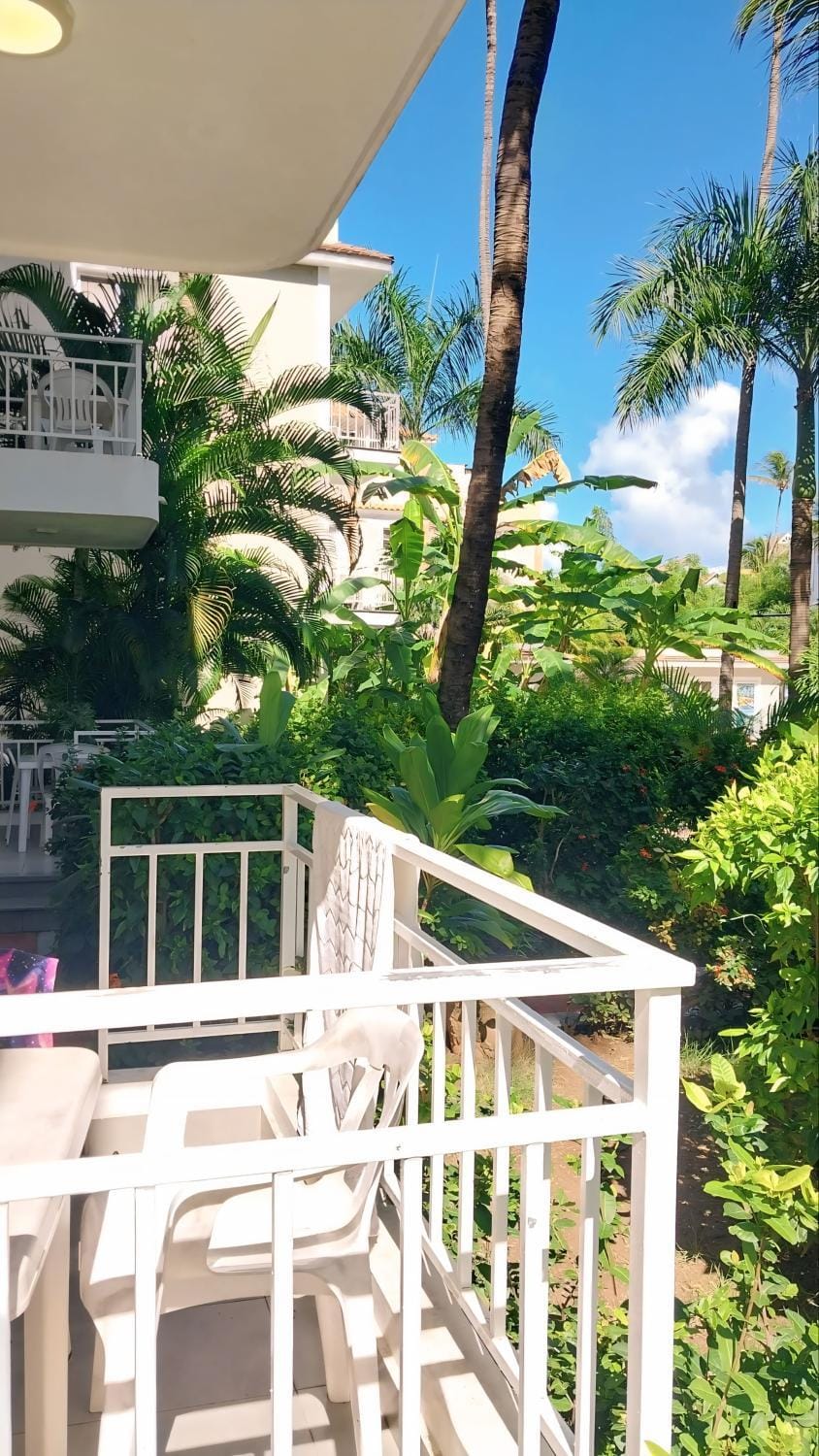 Property building, Patio, Day, Garden, Garden, View (from property/room), Balcony/Terrace, Garden view
