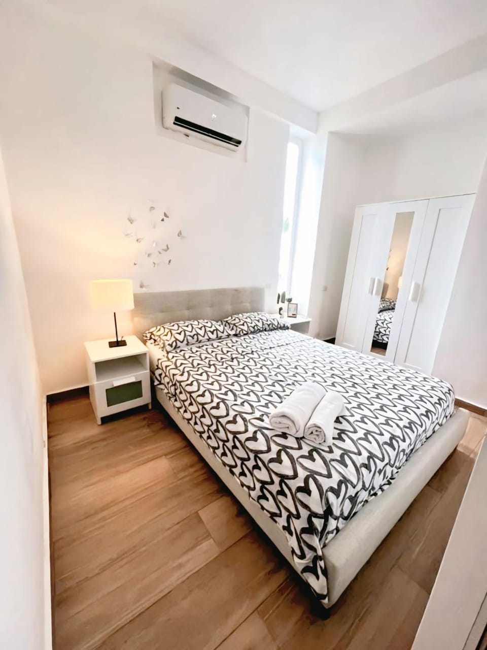 Bed, Photo of the whole room, Bedroom, towels, wardrobe, air conditioner