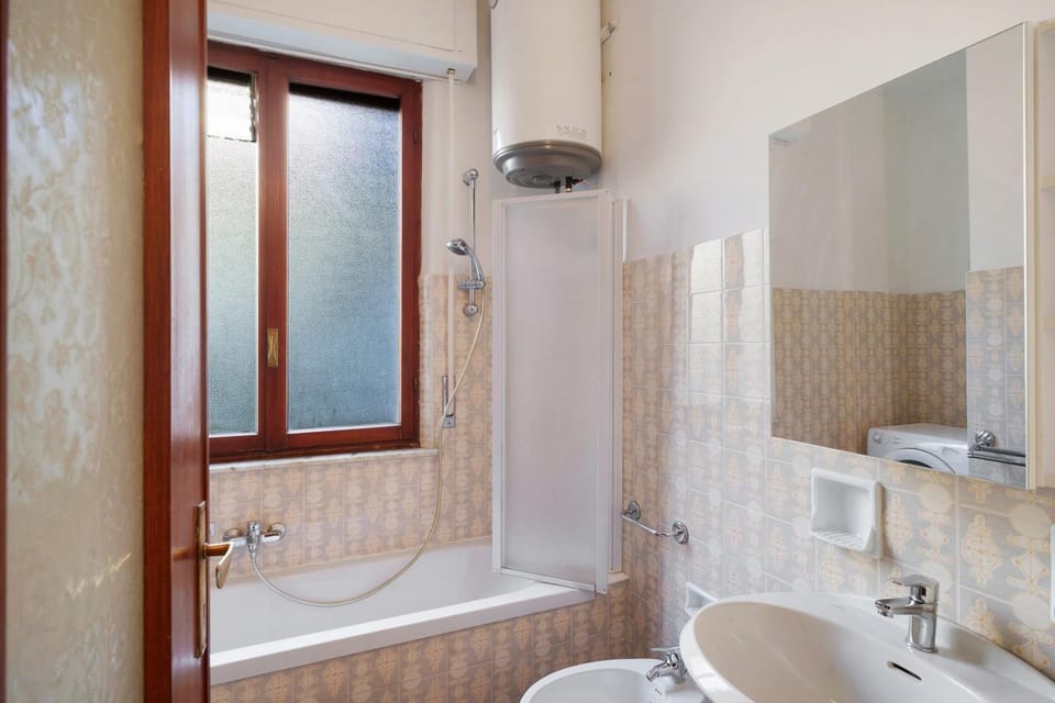 Bathroom, Living room