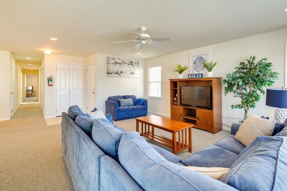 Walk to Beach: Wildwood Apt w/ Balcony! Apartment in Wildwood