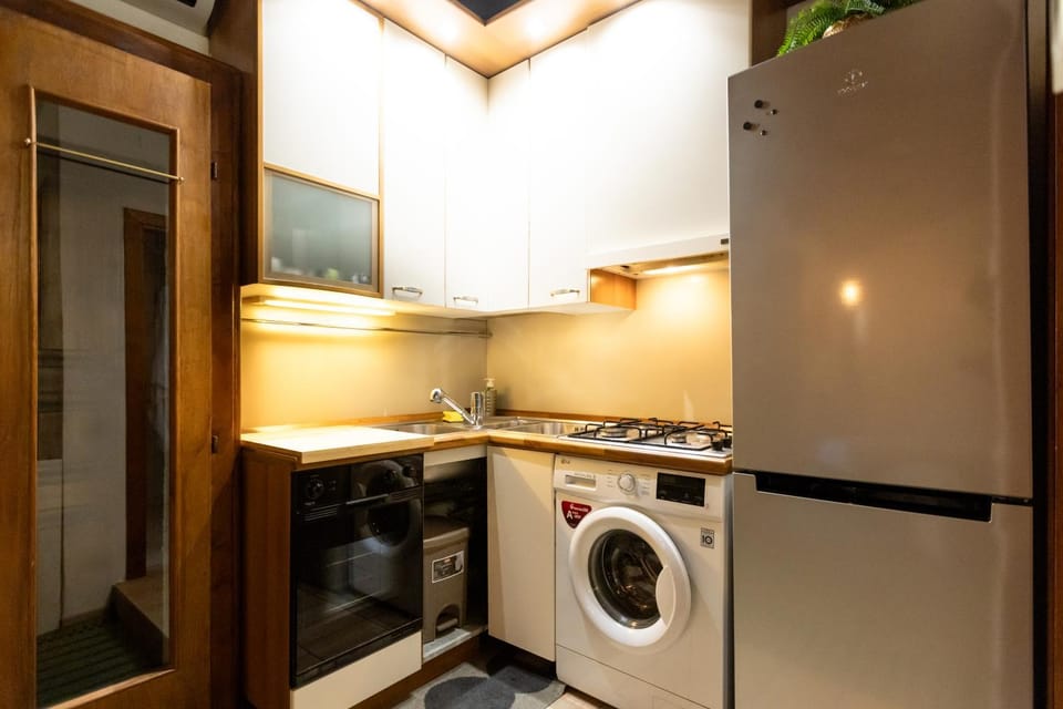 Cozy Studio Apartment- Navigli Apartment in Milan