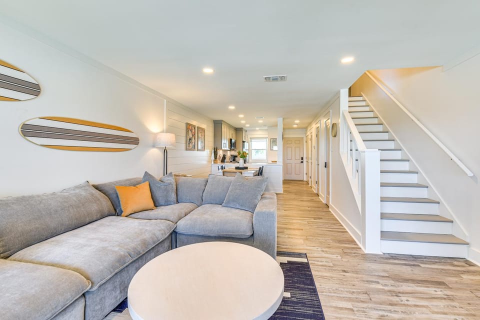 Steps to Sand: Condo w/ Pool in Panama City Beach House in Sunnyside