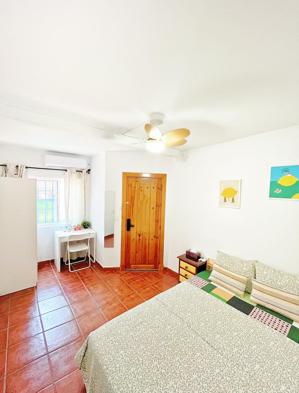 Photo of the whole room