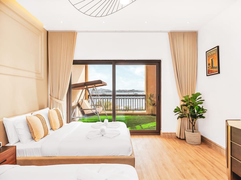 New Fairmont Residence with private beach on PalmJumeirah Apartment in Dubai