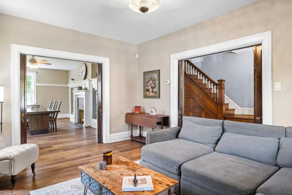 Mount Washington Home with Private Deck Sleeps 16 House in Pittsburgh