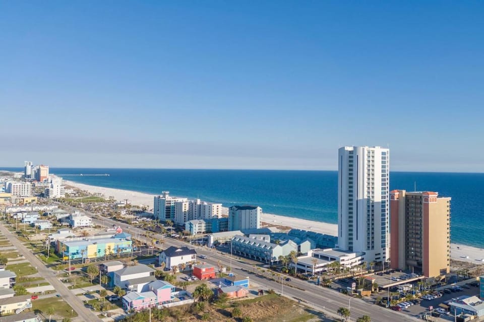 The Whale Rider with ocean views Apartment in West Beach