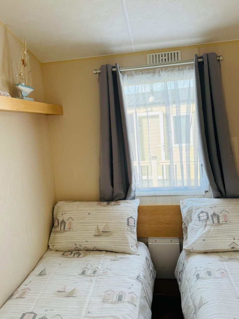 Miranda and Pauls Caravan Apartment in Leysdown-on-Sea