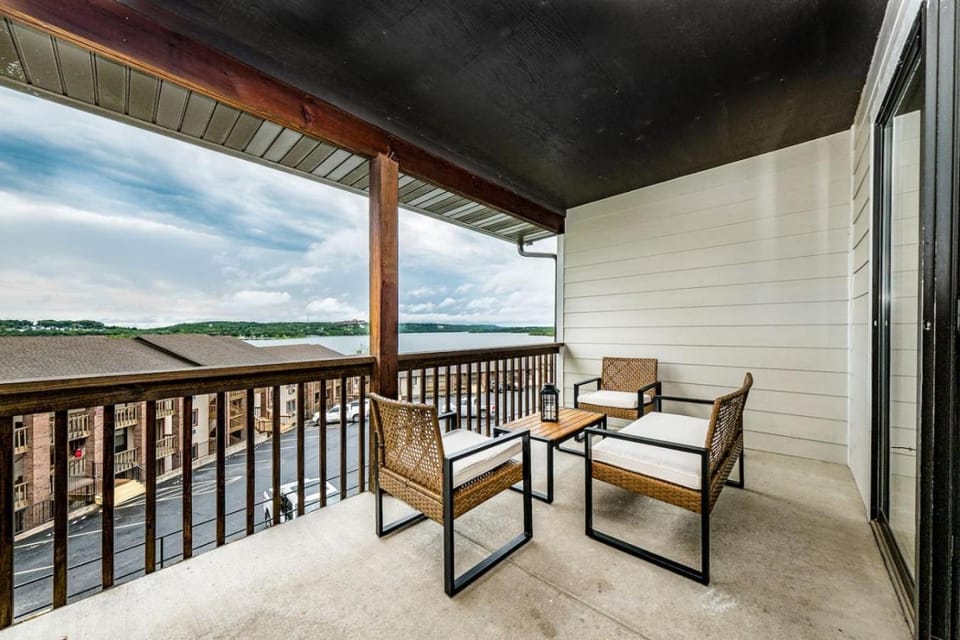 Lake Therapy at Table Rock Apartment in Kimberling City