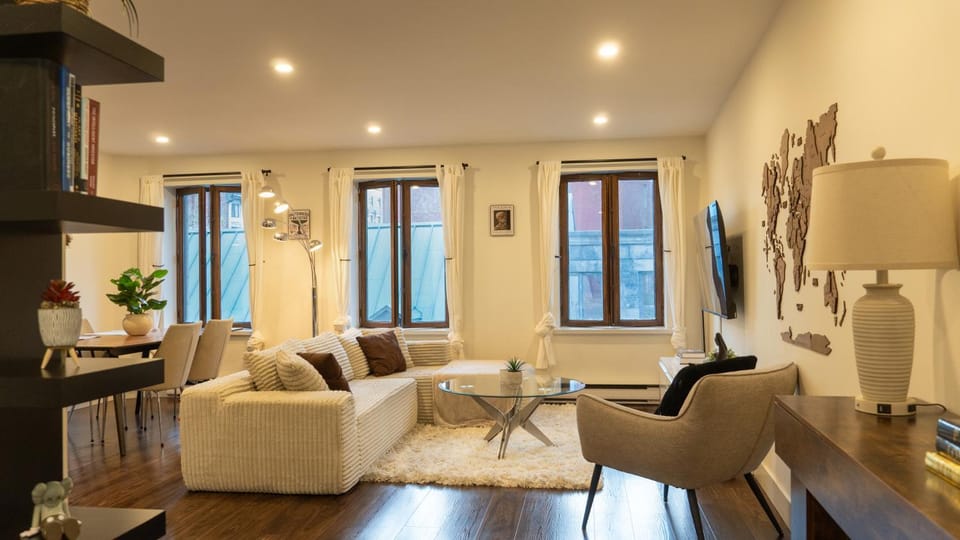 Spacious two stories condo in old port free parking Apartment in Montreal