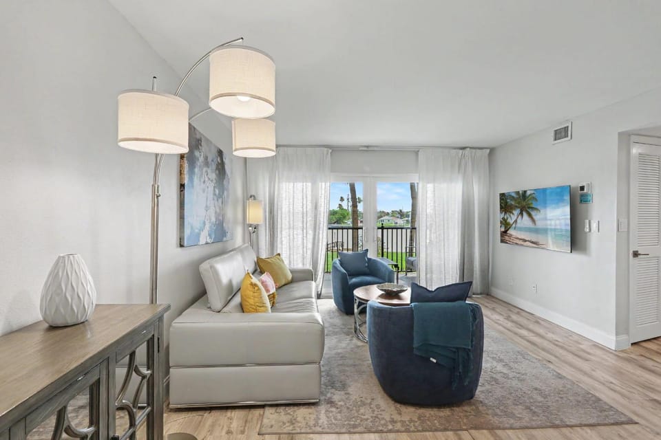 Land's End 1-206 Bay Front-Premier House in Sunset Beach