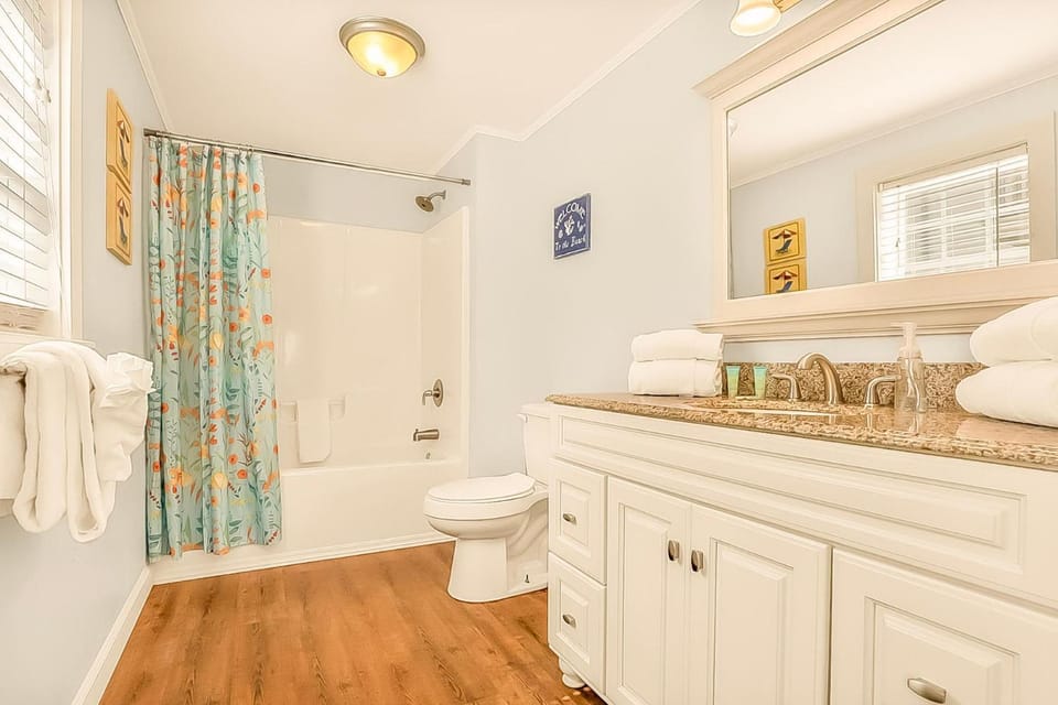 Toilet, Bathroom, Bath, towels