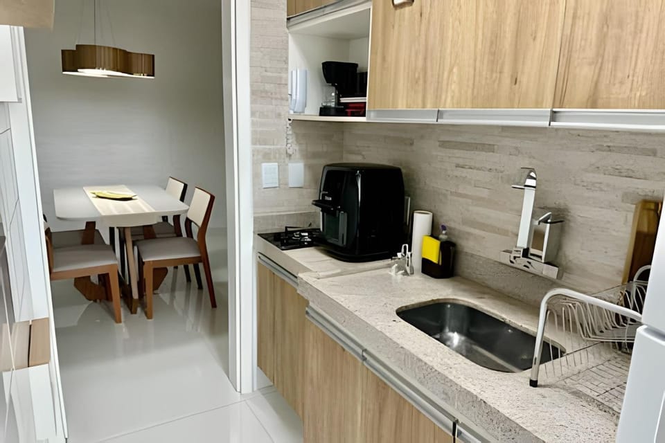 T501 - Apto Novo Ar cond Cama Queen Vaga Apartment in Vitoria