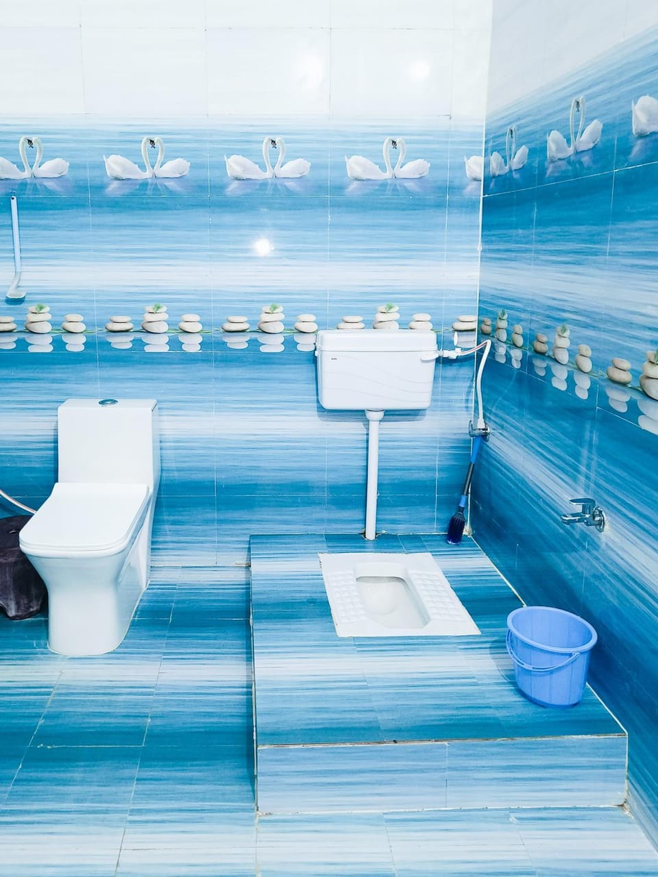 Toilet, Bathroom, towels