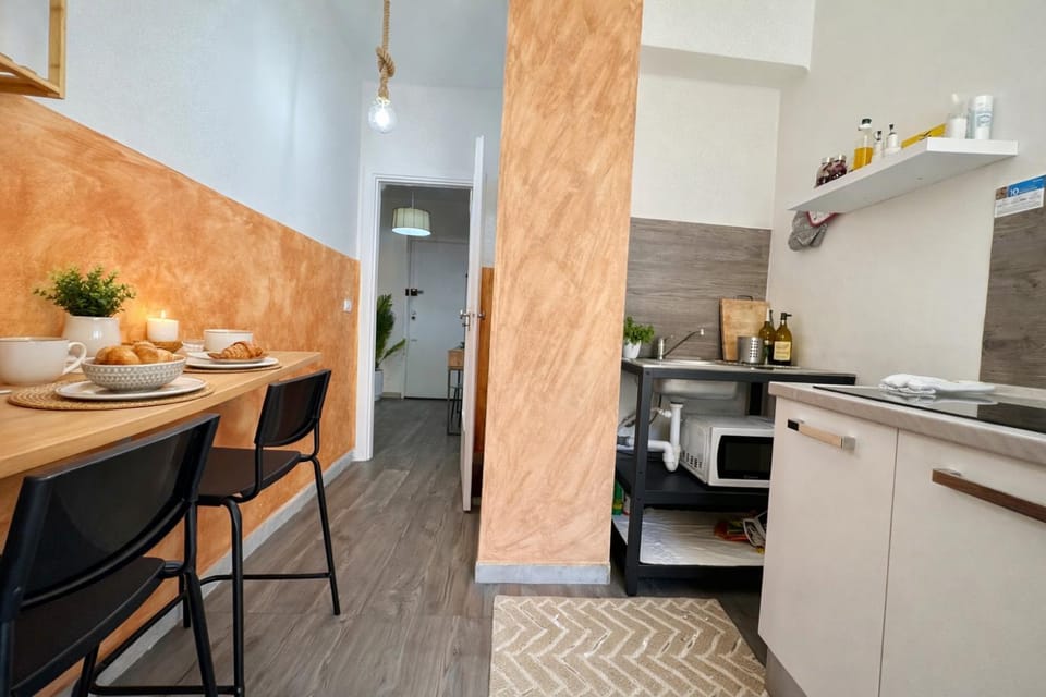 Kitchen or kitchenette, Dining area, oven, pet friendly, stove