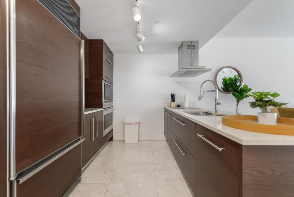 microwave, oven, stove, toaster, kitchen