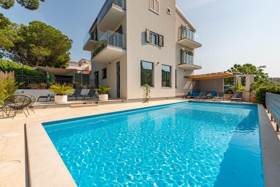 Property building, Swimming pool