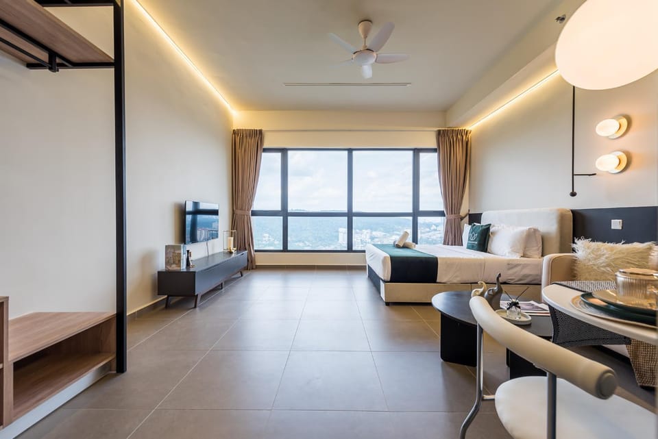 Bed, TV and multimedia, Living room, Photo of the whole room, Seating area, Bedroom