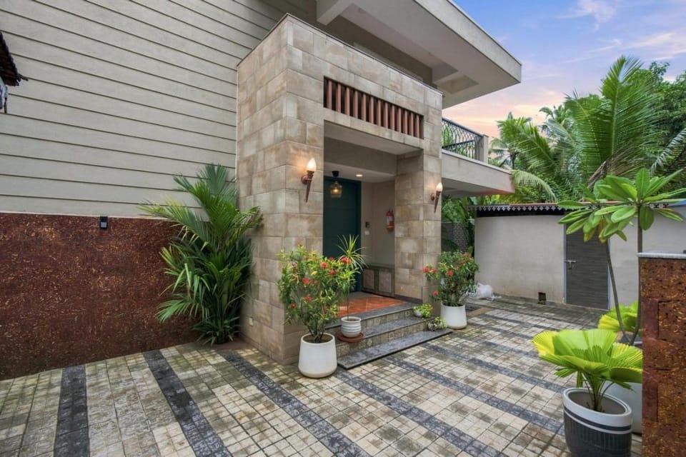 The Green Door Villa Varca Beach with Private pool Villa in Benaulim