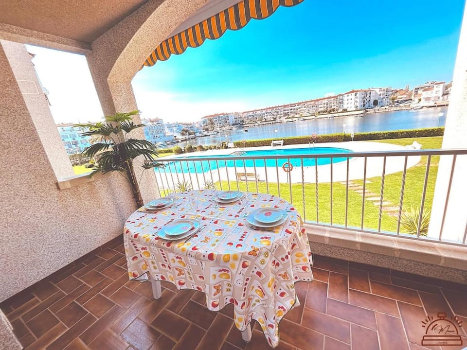 Balcony/Terrace, Lake view