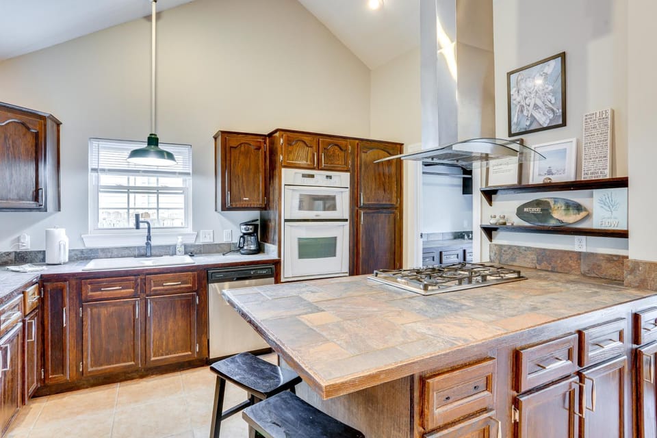 7 Mi to Dtwn: Family Retreat in Chattanooga House in East Ridge