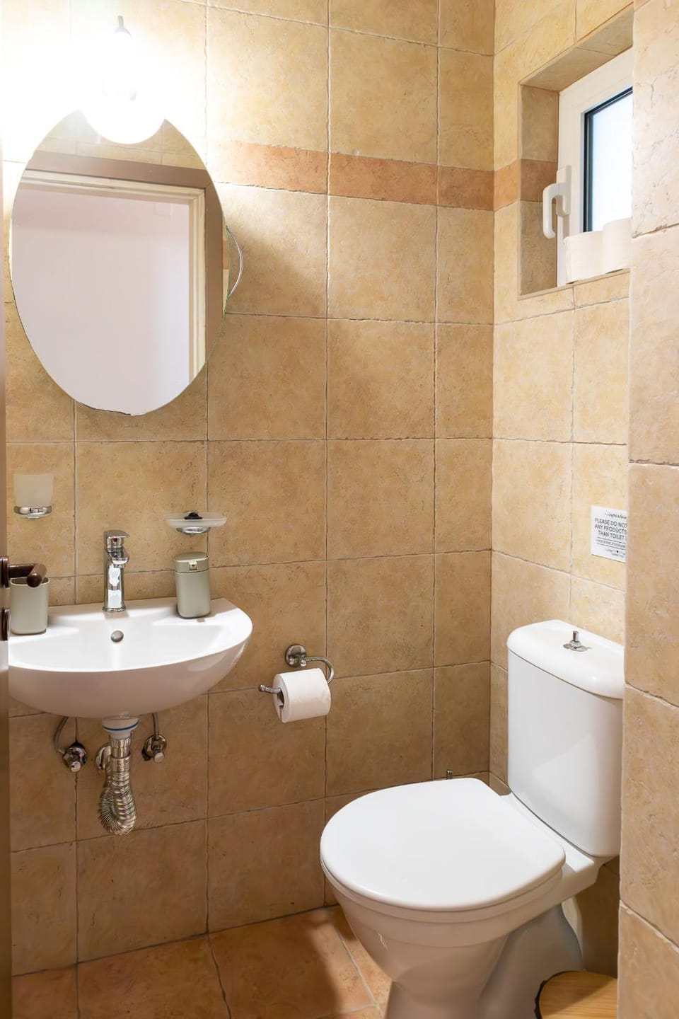 Toilet, Bathroom, towels