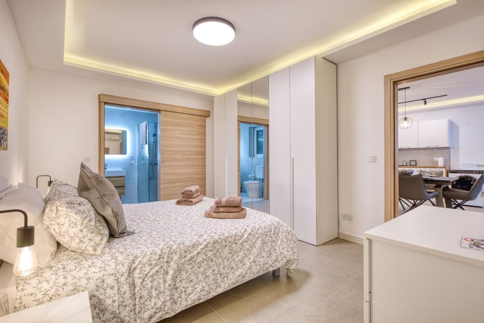 Modern 2-Bedroom Apartment Near the Sea Apartment in Saint Paul's Bay