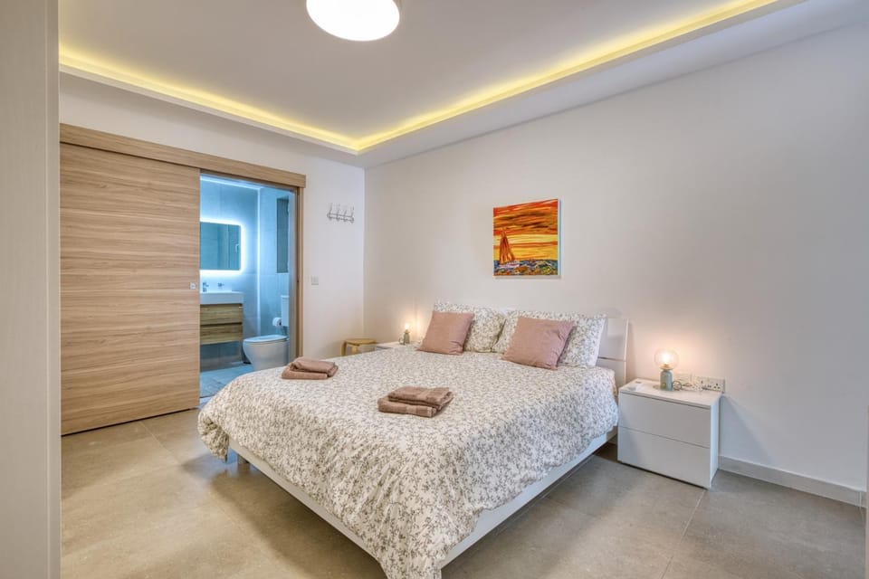 Stylish 2-Bedroom Apartment Near the Sea Apartment in Saint Paul's Bay