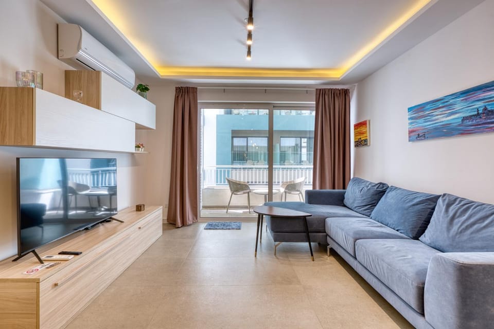 Stylish 2-Bedroom Apartment Near the Sea Apartment in Saint Paul's Bay