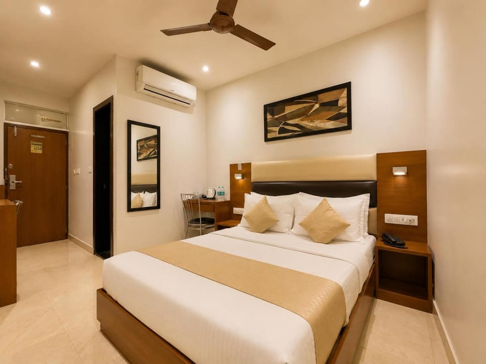 Bed, Bedroom, wardrobe, air conditioner