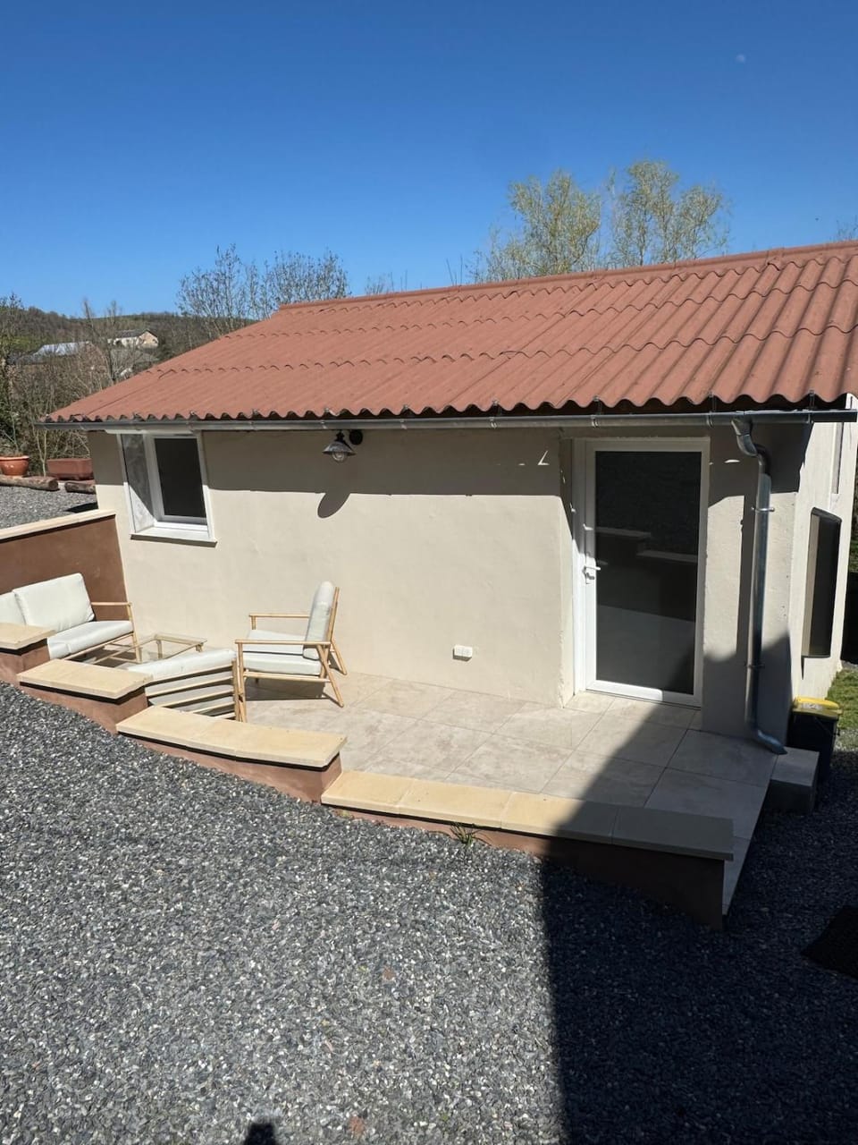 Property building, Patio, Day, Balcony/Terrace