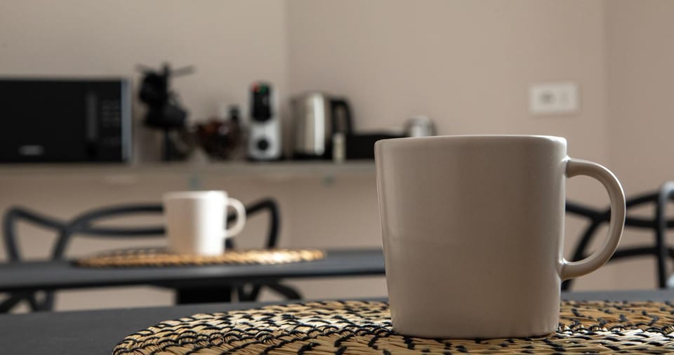 Coffee/tea facilities, Food and drinks, Dining area