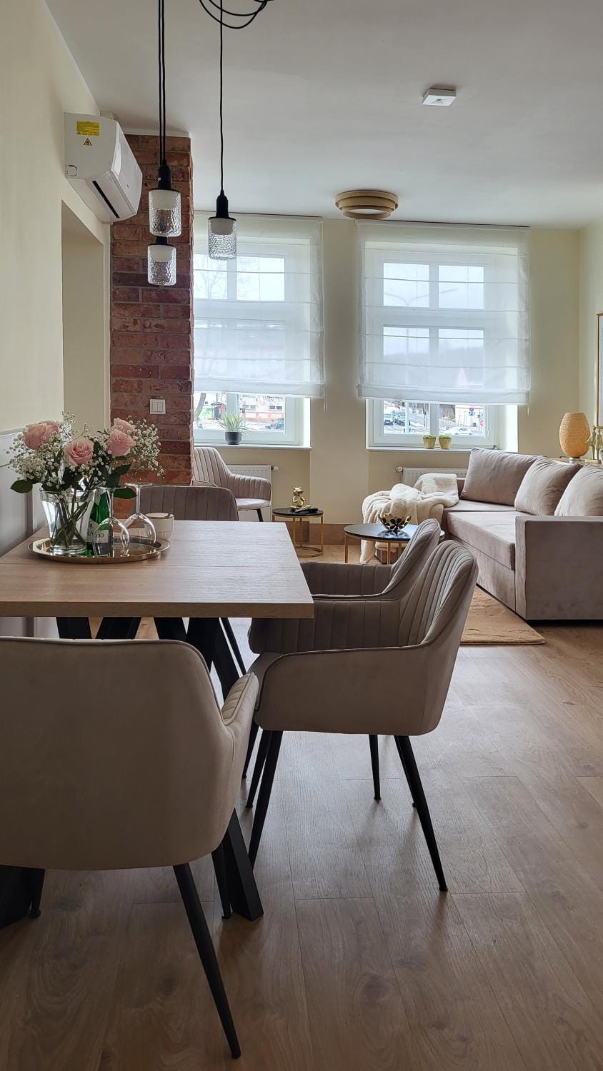 Living room, Seating area, Dining area
