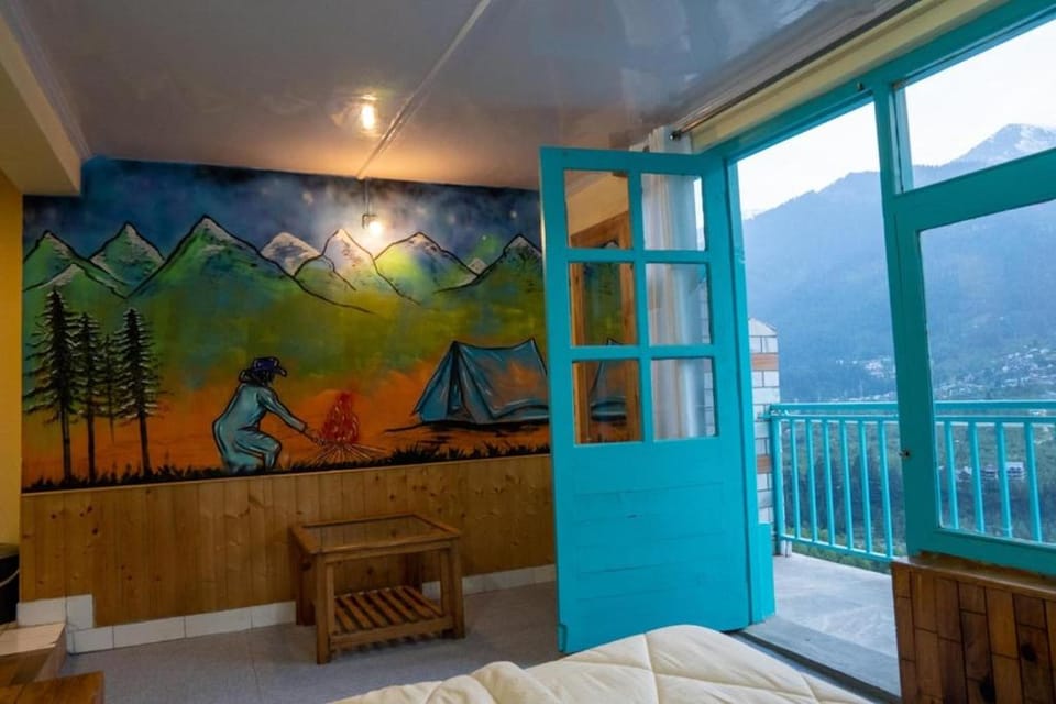 Wander Nest Manali Luxurious rooms with mountain and river view Hotel in Manali