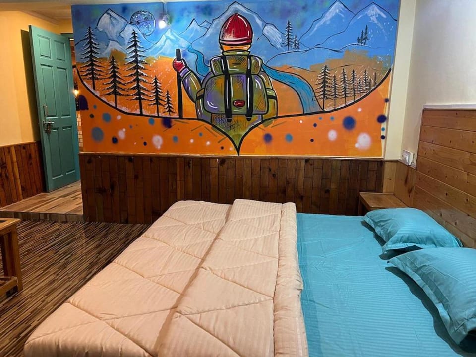 Wander Nest Manali Luxurious rooms with mountain and river view Hotel in Manali