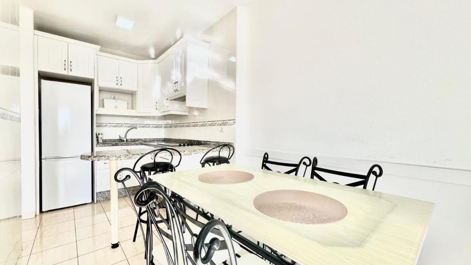 Kitchen or kitchenette, Living room, Dining area
