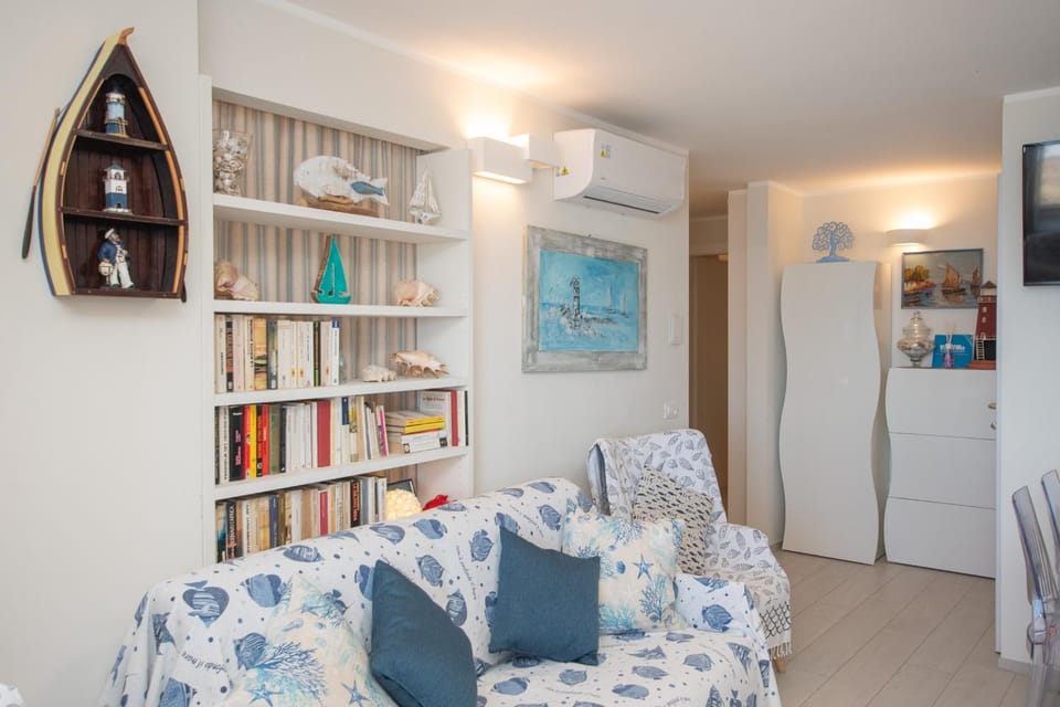 Villa Liliana - Faro - Esclusivo con Accesso Diretto alla Spiaggia Apartment in Varigotti