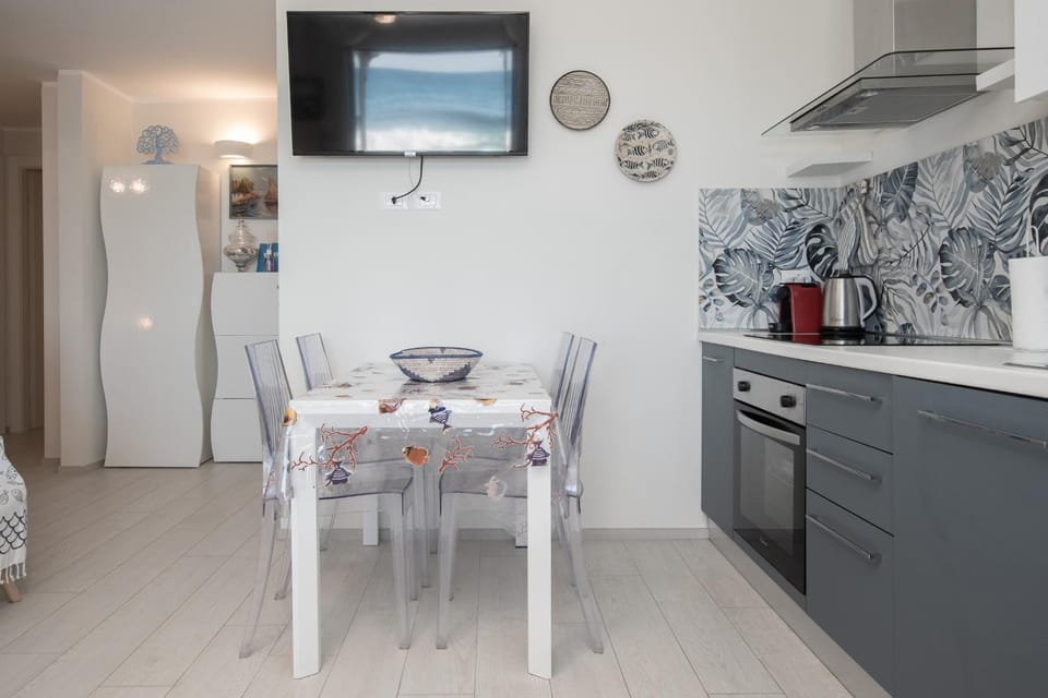 Villa Liliana - Faro - Esclusivo con Accesso Diretto alla Spiaggia Apartment in Varigotti